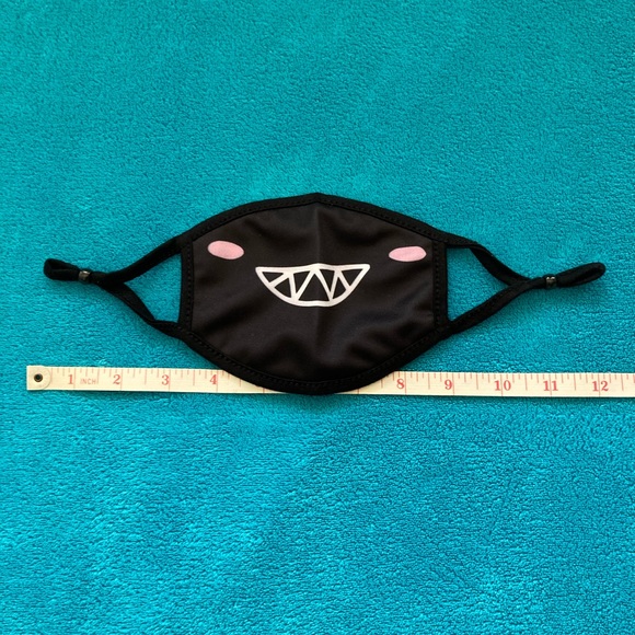 Child’s Face Mask - Picture 1 of 2